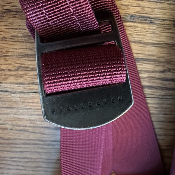 Fjällräven Crossbody Foldsack No. 3 6L in Dark Garnet - Picture 6 of 10